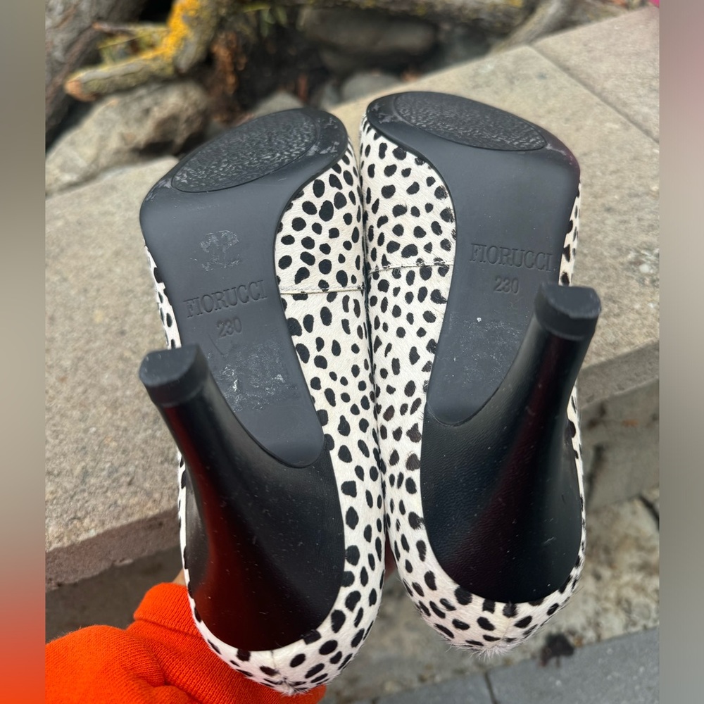 Brand new women's polka dot pump - Picture 3 of 6